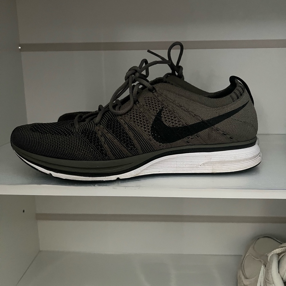 Nike Flyknit Trainer 2017 'Olive’